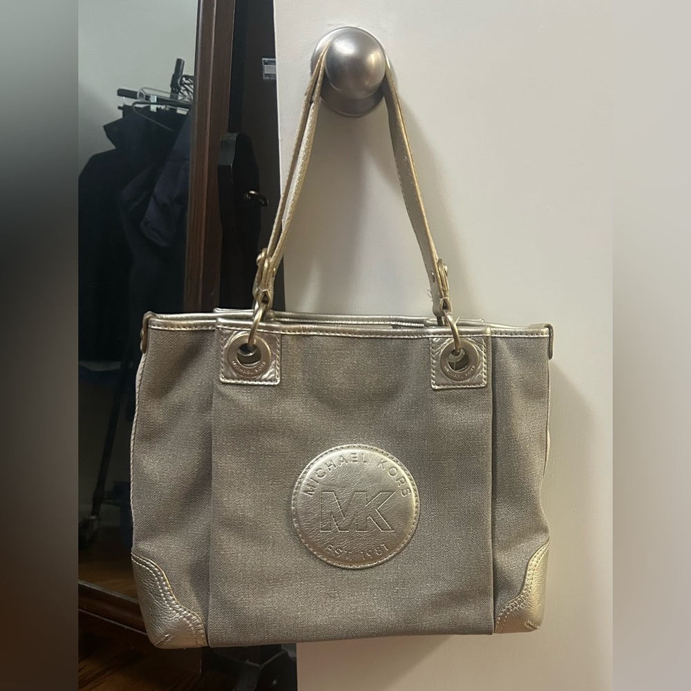 Michael Kors MK Signature Canvas Shoulder Bag
